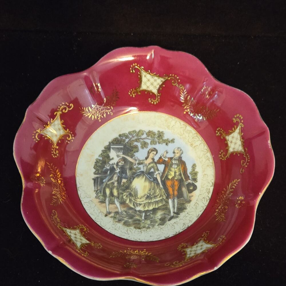 Made in Japan Fushia & Gold Porcelain Scalloped Bowl Courting Scene Decor